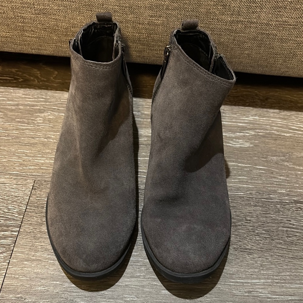 Kenneth Cole Gray Suede Ankle Boots